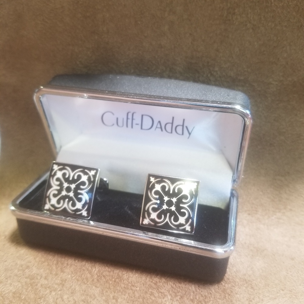 Cuff-Daddy Square Black Fancy Cuff Links